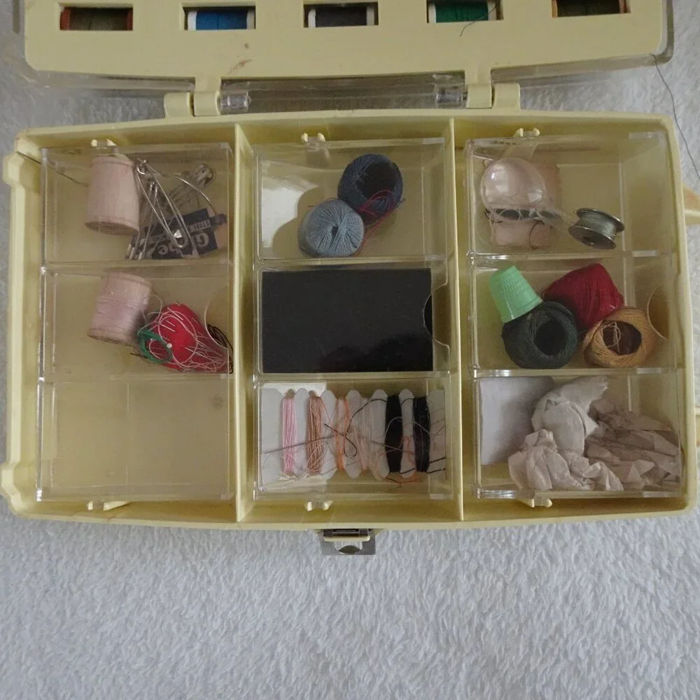 MCM Sewing Box Filled With VTG Thread & Notions William Thomas Plastic Latched